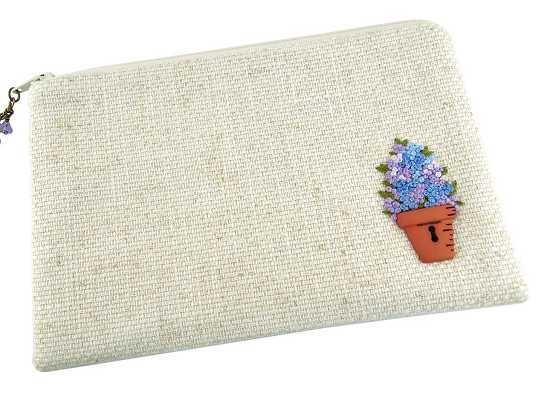 Decoración de bolso sencillo con botón en forma de maceta y flores bordadas