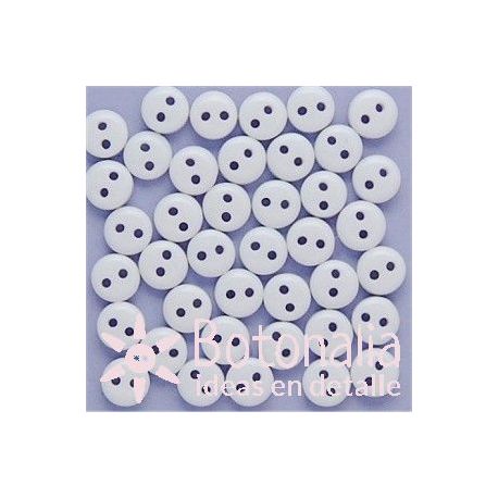 Buttons in white 6 mm